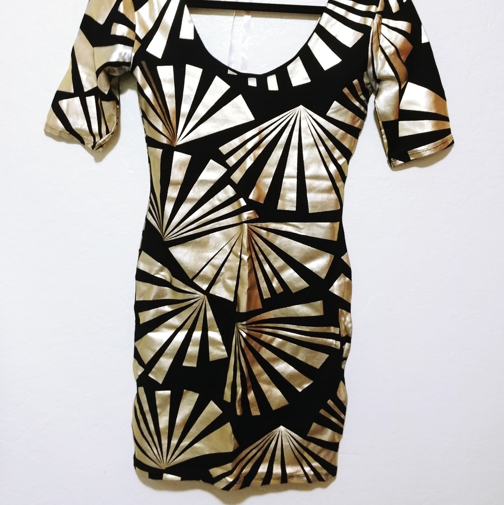 Dress - Picture 3 of 4